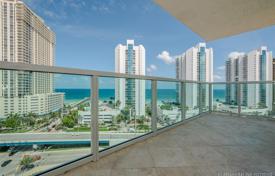 Comfortable apartment with ocean views in a residence on the first line of the beach, Sunny Isles Beach, Florida, USA for $739,000