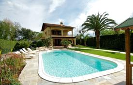 Three-storey villa with a pool, Forte dei Marmi, Tuscany, Italy for 4,750 € per week