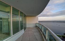 Three-bedroom apartment with panoramic views of the city and the ocean in Miami, Florida, USA for $1,995,000