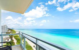 One-bedroom furnished flat with ocean views in a residence on the first line of the beach, Miami Beach, Miami, USA for $944,000