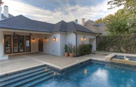 Large stylish house with a fireplace, a plot of land, a swimming pool and a garage, Fort Worth, USA for $830,000