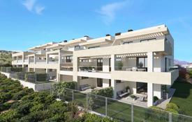 Three-bedroom apartment with a private garden at 800 meters from the beach, Estepona, Spain for 372,000 €