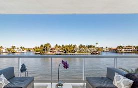 Two-level flat with ocean views in a residence on the first line of the beach, Aventura, Florida, USA for $1,313,000