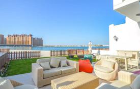 Exclusive villa with a pool and direct access to the beach, Dubai, UAE for $2,797,000