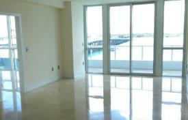 Spacious flat with ocean views in a residence on the first line of the beach, Miami Beach, Miami, USA for $1,262,000