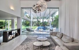 Luxurious house in an excellent and quiet location close to the sea, Herzliya, Israel for $16,663,000