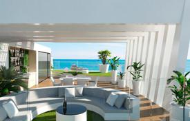 Frontline beach apartment with private solarium and sea views, 50m from the sea in La Manga for 800,000 €