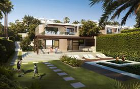 New luxury villa with a garden, a swimming pool and a direct access to the beach, Estepona, Spain for 3,960,000 €