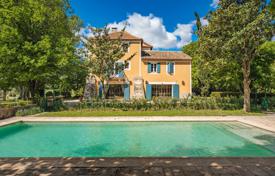 Villa – Avignon, Provence - Alpes - Cote d'Azur, France for 1,795,000 €