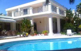 Two-storey villa near the beach of Keller, in Cap d'Antibes, Côte d'Azur, France for 9,100 € per week