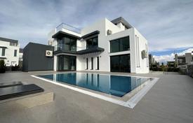 Ready-made villa with 4 bedrooms and private pool in a modern complex 600 meters from the sea for 578,000 €