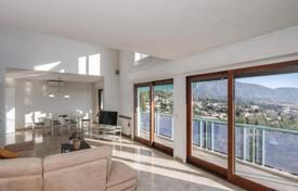 Contemporary villa with panoramic view for 3,950,000 €