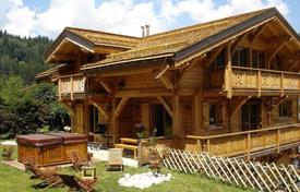 Spacious chalet with a sauna and a jacuzzi, Les Houches, France for 6,800 € per week