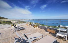 First-class penthouse with a panoramic terrace and sea views in Cannes, Cote d'Azur, France for 3,339,000 €