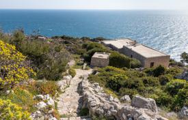 For sale in Leuca, Villa with Pool on the Adriatic Sea for 2,000,000 €