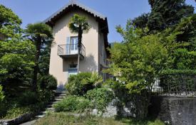Charming villa overlooking Lake Como and the mountains in Lenno, Lombardy, Italy for 5,500 € per week