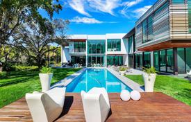 Modern villa with a garden, a backyard, a pool, a relaxation area, a terrace and two garages, Pincrest, USA for $4,785,000