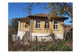 Two-storey house of 138 m² with a large plot of land of 1,027 m² in the center of Kubadin village, total. Sredets, Bulgaria, 22 for 22,500 €