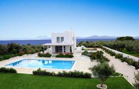 Traditional villa with a pool and a tennis court 350 m from the beaches, Loutraki, Peloponnese, Greece for 6,900 € per week