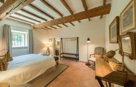Villa – Goult, Provence - Alpes - Cote d'Azur, France. Price on request