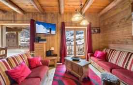 New chalet with a jacuzzi and a sauna near ski lifts, Val d'Isere, France for 15,000 € per week