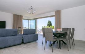 Penthouse in luxury condominium on the hills of Nice. Price on request