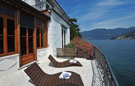 Classic style villa right on the shores of Lake Como in Moltrasio, Lombardy, Italy for 7,300 € per week