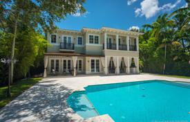 Spacious villa with a garden, a backyard, a swimming pool, a seating area, terraces and garages, Pinecrest, USA for $2,200,000
