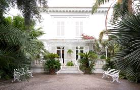 Classic four-level villa with a pool in Sorrento, Campania, Italy for 19,000 € per week