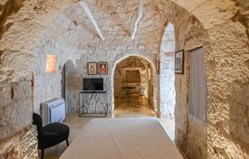 Charming Villa of 250 m² covered with Pool and Trullo immersed in the countryside of Ostuni for 1,500,000 €