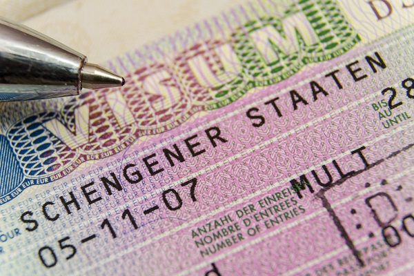 The number of entries and validity are indicated in the respective spaces on the visa