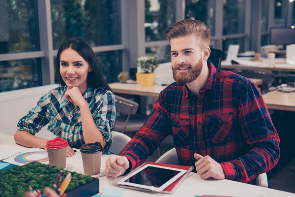 nobr>co-working/nobr> spaces enable their tenants to save on the rent, exchange ideas, learn and make social connections