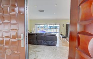 4-bedroom house 312 m² in Miami for $1,820,000