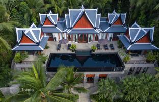 5-bedroom villa 400 m² in Surin Beach for $2,000,000