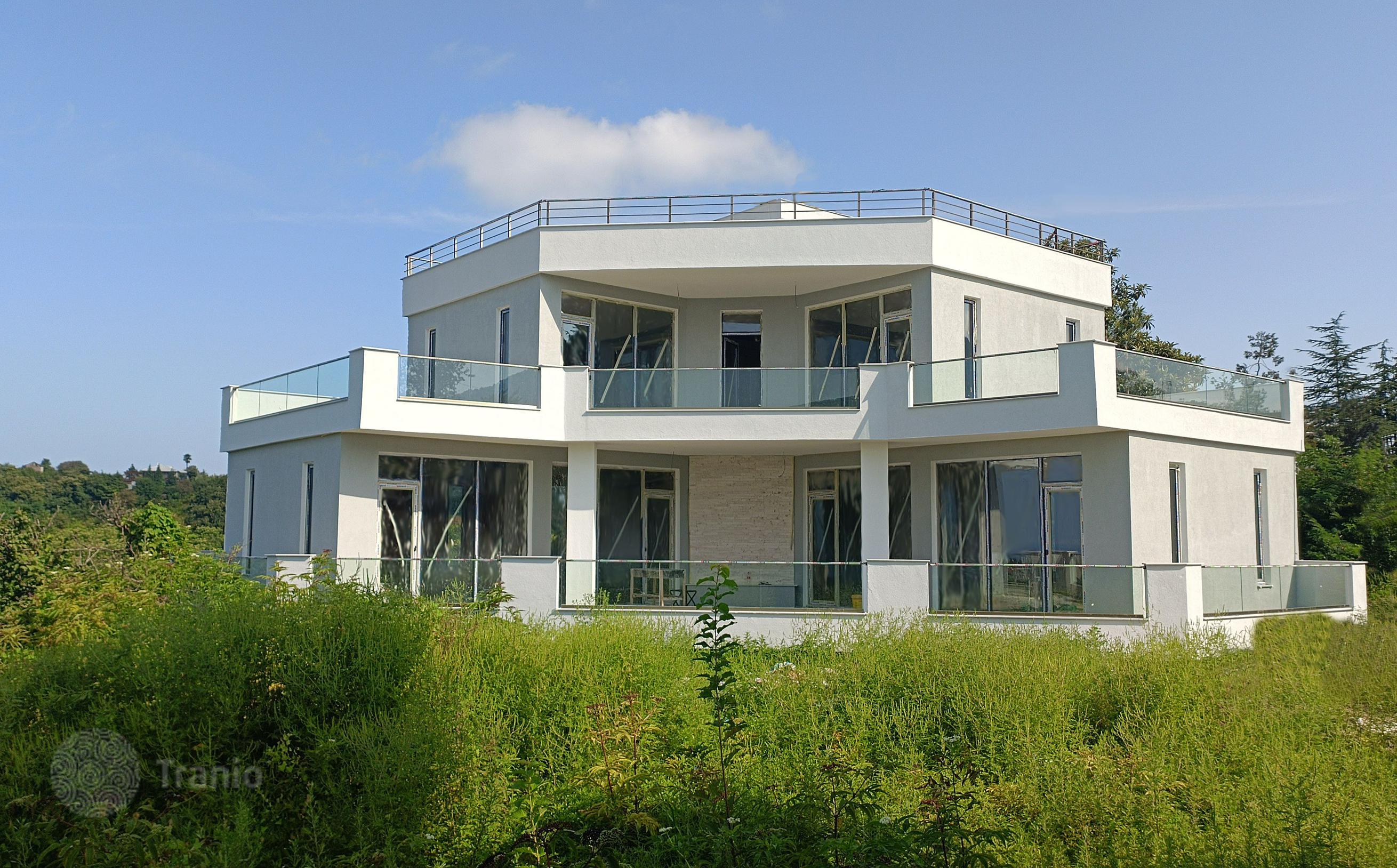 6bedrooms villa for sale in Batumi for 300,000, ad 2323971 Tranio