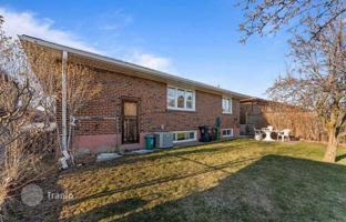 9-bedroom house in North York for C$1,869,000