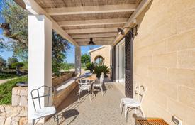 Sea View Villa with Pool and Lamione to be Renovated 1.5 km from the beaches for 950,000 €