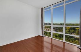 Apartment – Lake Shore Boulevard West, Etobicoke, Toronto,  Ontario,   Canada for C$1,029,000