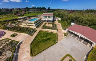 2-bedroom villa 296 m² in Kriopigi for 1,500,000 €