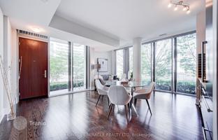 4-bedroom apartment in Queens Quay East for C$1,258,000