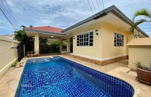 5-bedroom villa 280 m² in Pattaya for $208,000