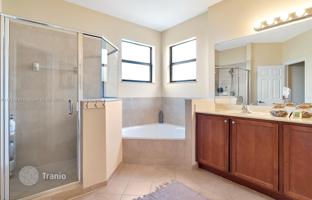 5-bedroom house 363 m² in West End for $999,000