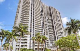 3-bedrooms apartments in condo 174 m² in Yacht Club Drive, USA for $749,000