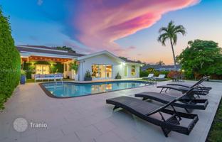4-bedroom house 413 m² in Miami for $2,225,000