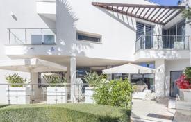 Luxury townhouse of contemporary design in the most prestigious area of Marbella — Sierra Blanca for 1,995,000 €