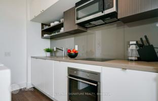 5-bedroom apartment in Saint Clair Avenue West for C$853,000