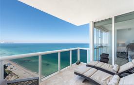 Bright apartment with ocean views in a residence on the first line of the beach, Sunny Isles Beach, Florida, USA for $1,190,000