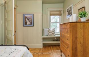 7-bedroom townhouse in Old Toronto for C$1,749,000