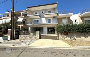 Modern villa with a guest apartment in Kalamata, Peloponnese, Greece for 465,000 €