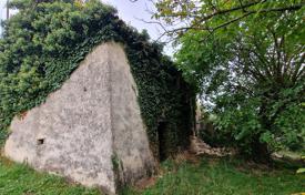 ISTRIA, GRAČIŠĆE — Land complex with facilities and a beautiful view for 100,000 €